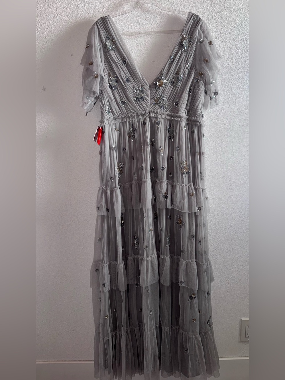 NEW MAC DUGGAL
Gray Ruffle Tiered Embellished Flutter Sleeve Gown Sz: 14 #9068 - Picture 7 of 10